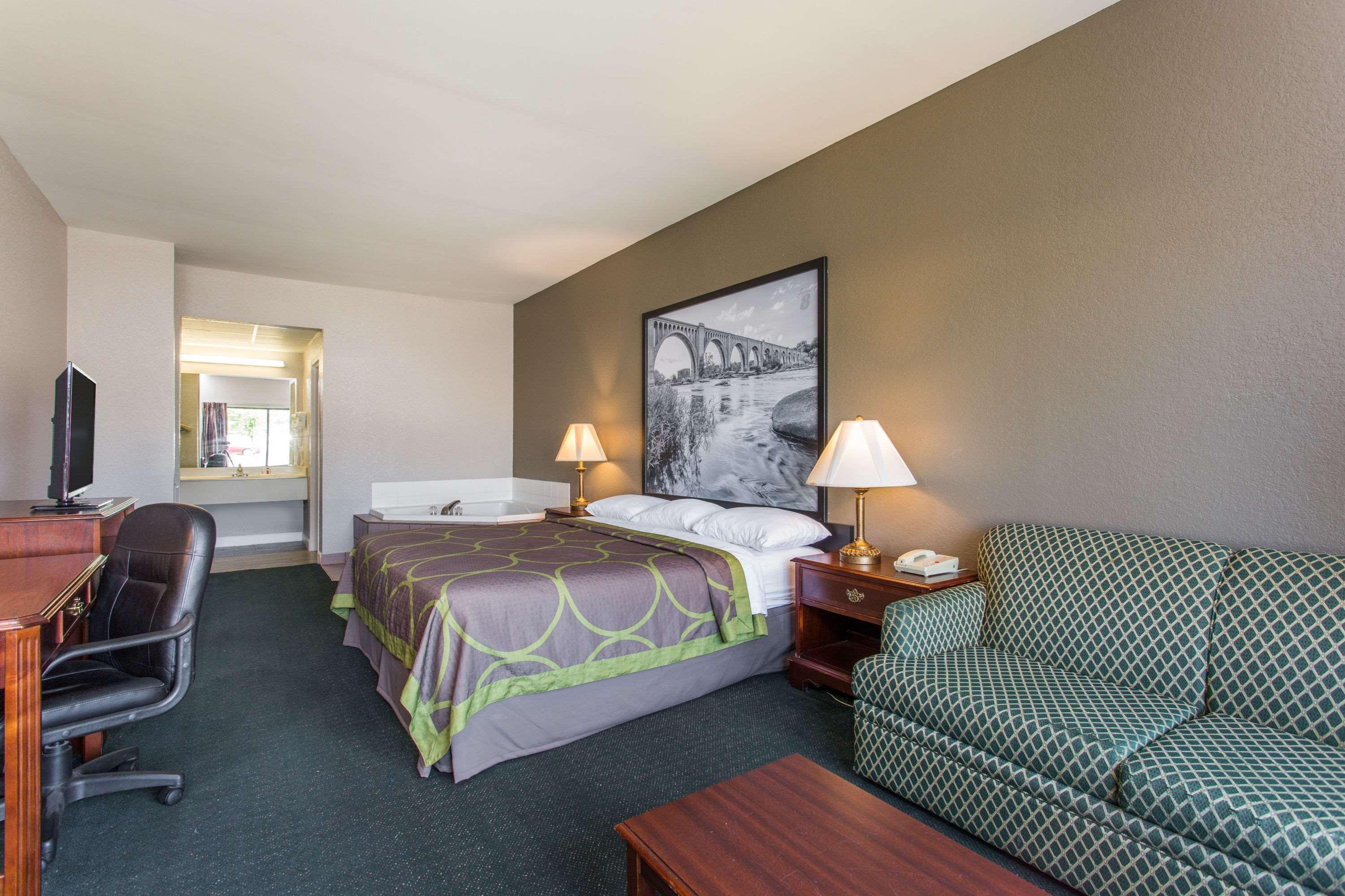 Motel Super 8 By Wyndham Petersburg Esterno foto