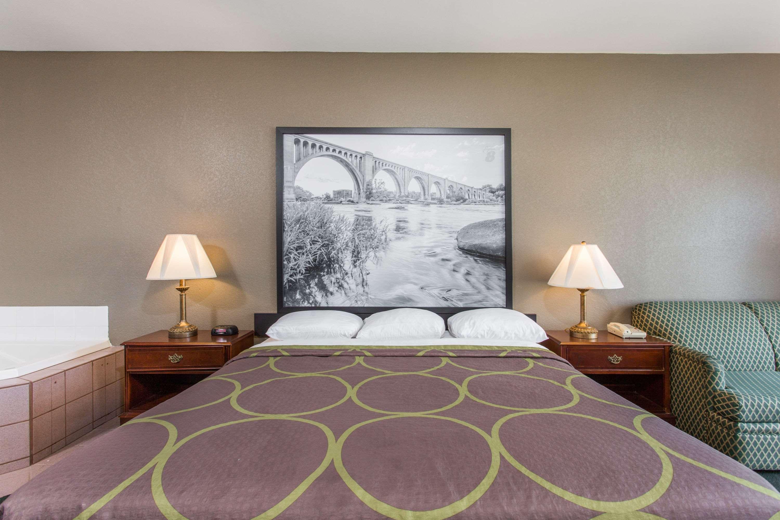 Motel Super 8 By Wyndham Petersburg Esterno foto