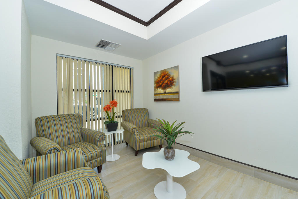 Motel Super 8 By Wyndham Petersburg Esterno foto