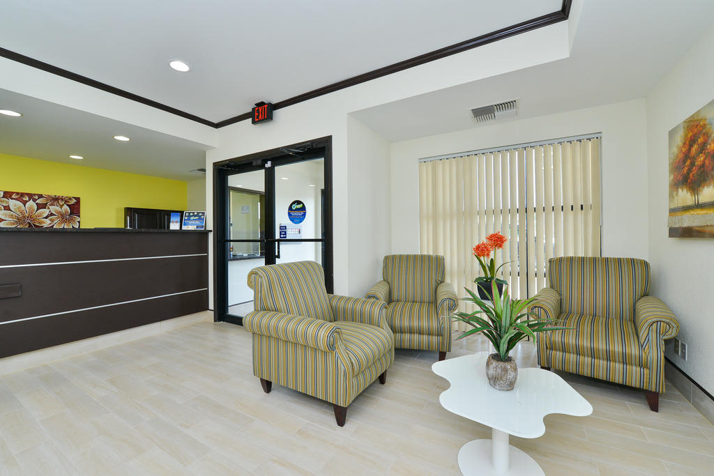Motel Super 8 By Wyndham Petersburg Esterno foto